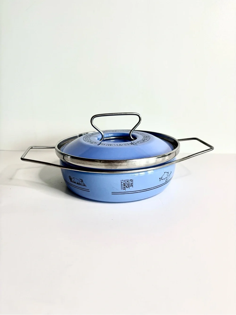 Vintage Siltal Italy Enamel 1 Quart Pot Dutch Oven Egyptian Revival Pattern